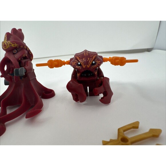 Lego Atlantis Lobster Guardian Minifigure 7985 with trident + Squid Warrior 8061 - Picture 3 of 10